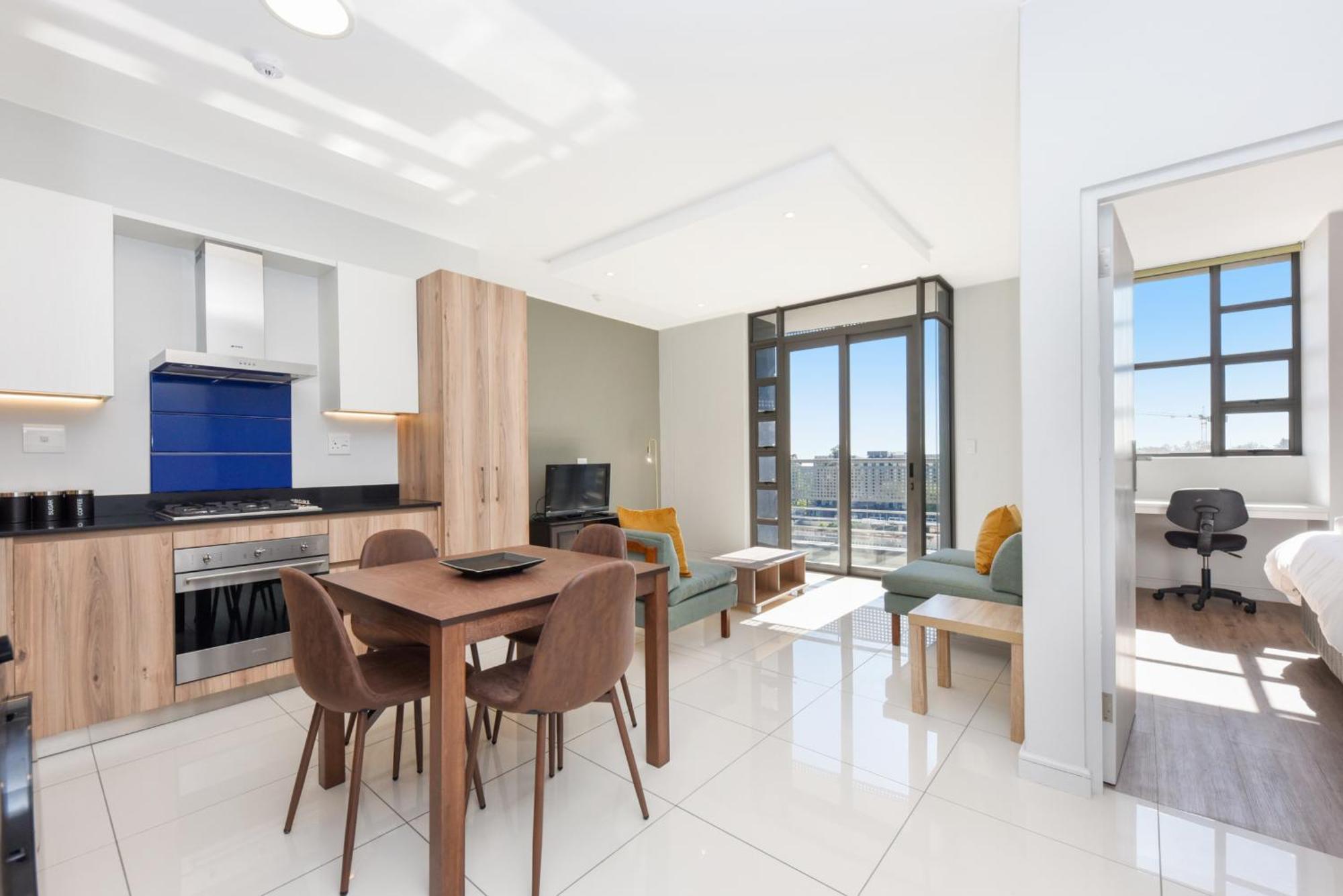The Median Rosebank Luxury Apartment - Building With Generator 约翰内斯堡 外观 照片