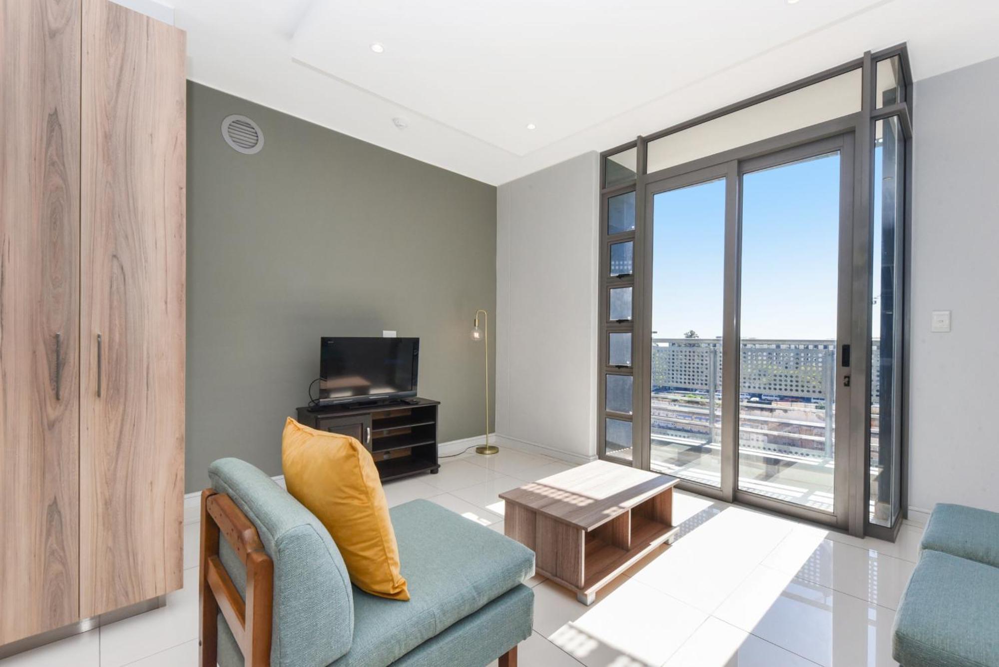 The Median Rosebank Luxury Apartment - Building With Generator 约翰内斯堡 外观 照片