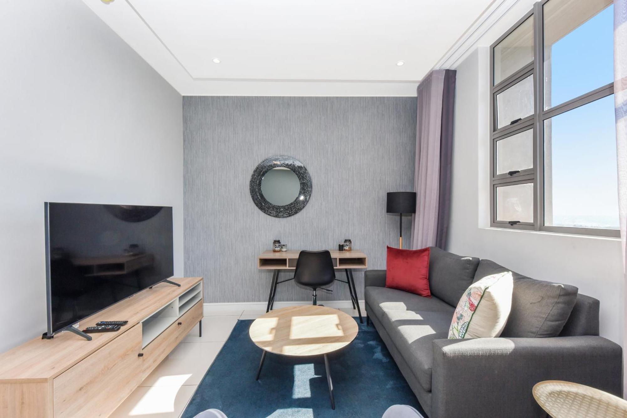 The Median Rosebank Luxury Apartment - Building With Generator 约翰内斯堡 外观 照片