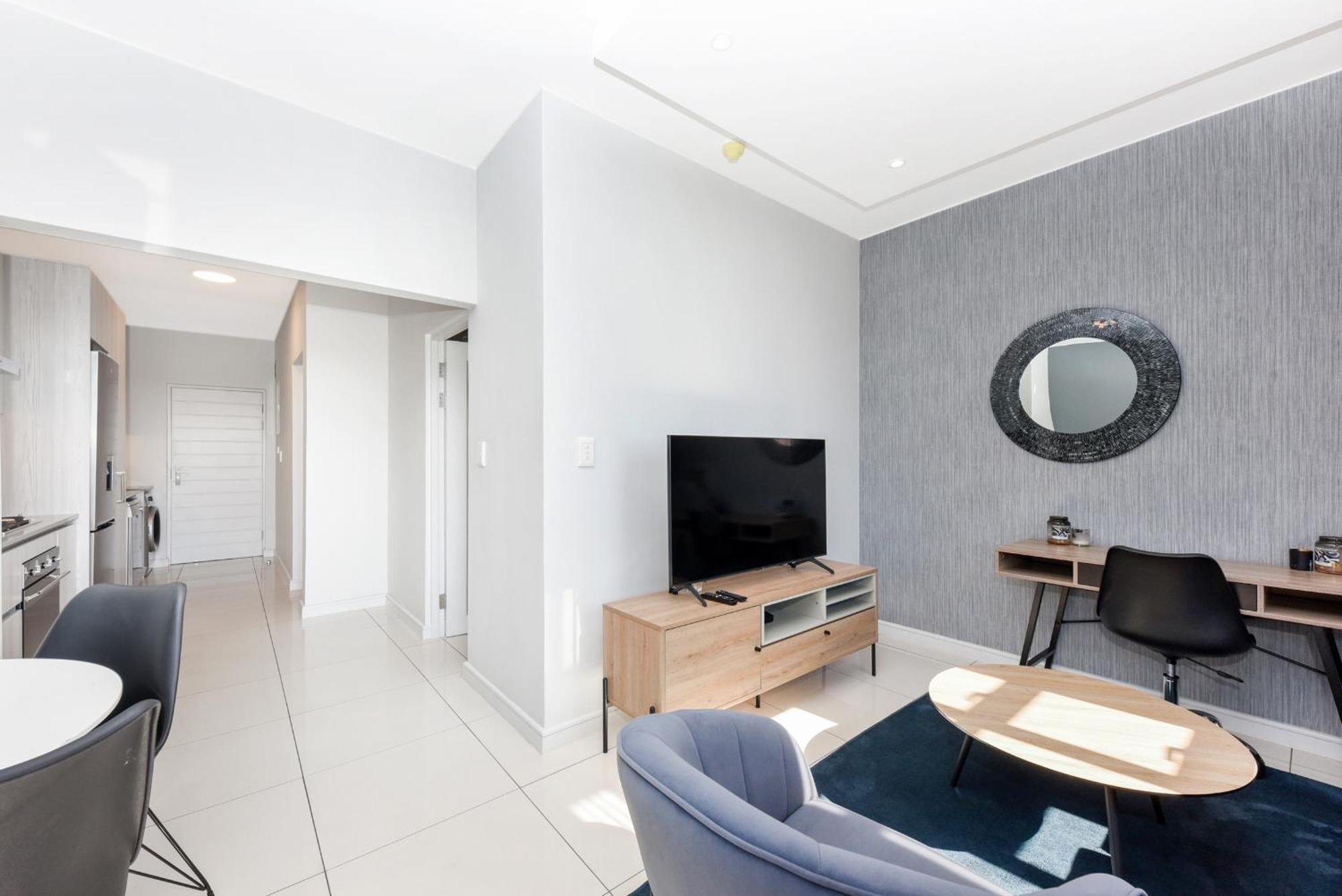 The Median Rosebank Luxury Apartment - Building With Generator 约翰内斯堡 外观 照片